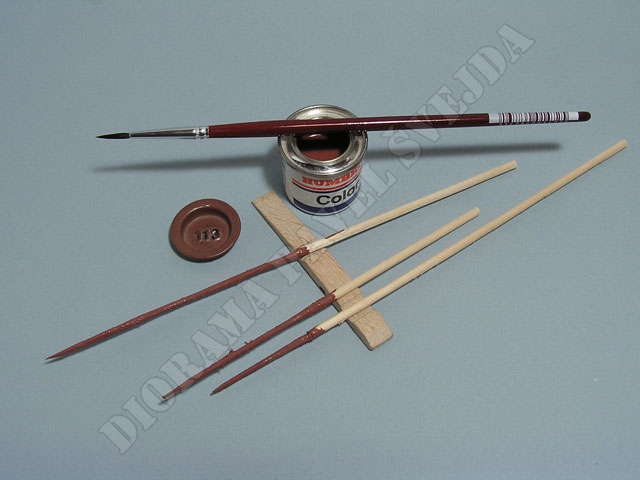 J3.jpg - natřen&iacute; kmenů z&aacute;kladn&iacute; barvou Humbrol H113