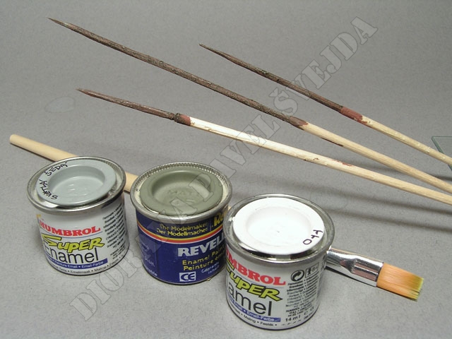 J5.jpg - dry-brush technika emailov&yacute;mi barvami &scaron;edozelenou, &scaron;edou a b&iacute;lou