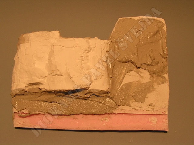 sk5.jpg - prvn&iacute; odlitek je přilepen hmotou Rigips k z&aacute;kladně