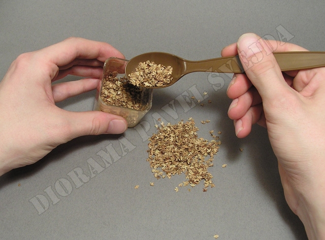 zdroj3.jpg - Do such&eacute; krabičky od kyseliny citr&oacute;nov&eacute; vlož&iacute;m list&iacute;.