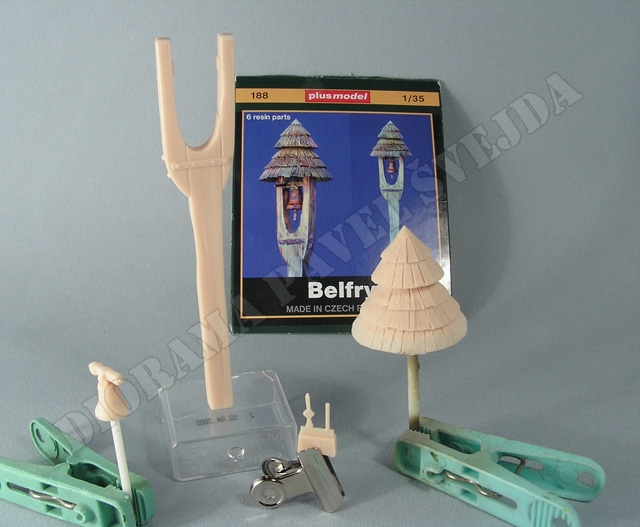 zvonicka1.jpg - D&iacute;lky po oči&scaron;těn&iacute; jsou připraveny k nabarven&iacute;.