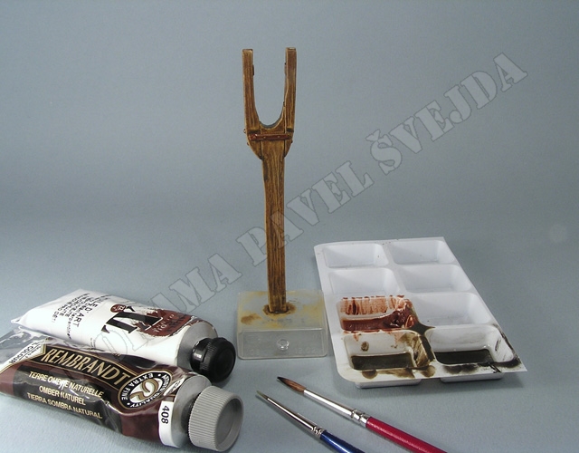 zvonicka4.jpg - Lok&aacute;ln&iacute; wash technika dřeva sytěj&scaron;&iacute;m roztokem umbry př&iacute;rodn&iacute; ve White Spiritu, ocelov&yacute;ch č&aacute;st&iacute; siennou p&aacute;lenou.