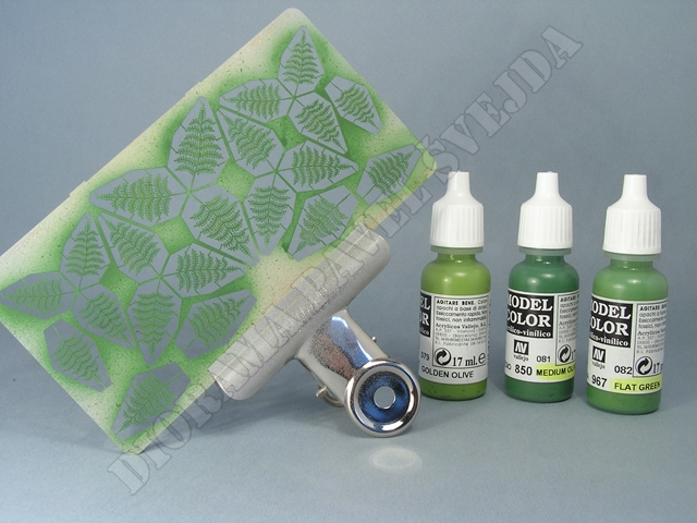 fk3.jpg - n&aacute;střik z&aacute;kladn&iacute;ho zbarven&iacute; směs&iacute; barev Vallejo 967 + 850 + 857