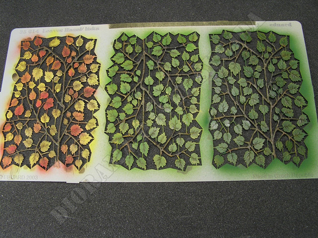 fl14.jpg - list&iacute; l&iacute;sky po dry-brush technice větviček a listov&iacute;