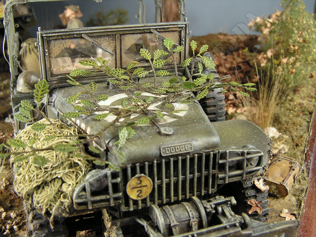 fl17.jpg - př&iacute;klad použit&iacute; jako maskov&aacute;n&iacute; větvemi