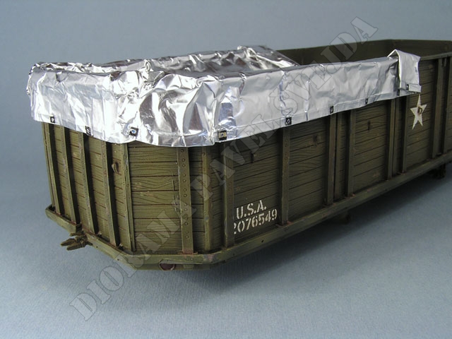 plachta3.jpg - Tmav&eacute; obd&eacute;ln&iacute;ky - vyztužen&iacute; okolo up&iacute;nac&iacute;ch ok &ndash; jsou z olověn&eacute; f&oacute;lie.