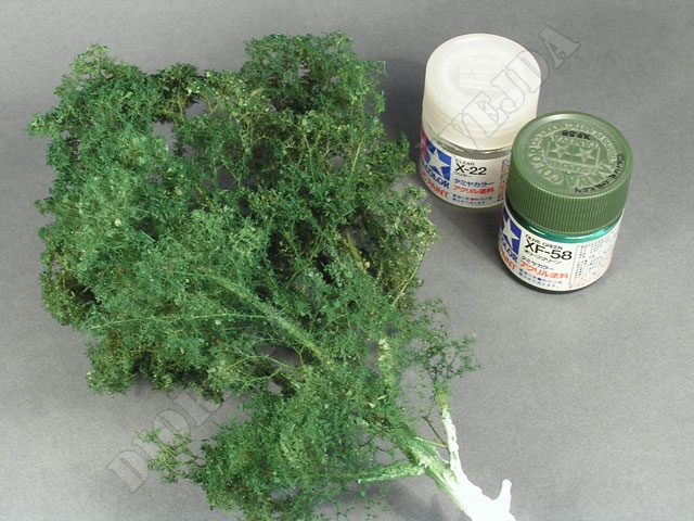 ker13.jpg - N&aacute;střik listov&iacute; akrylov&yacute;mi barvami.