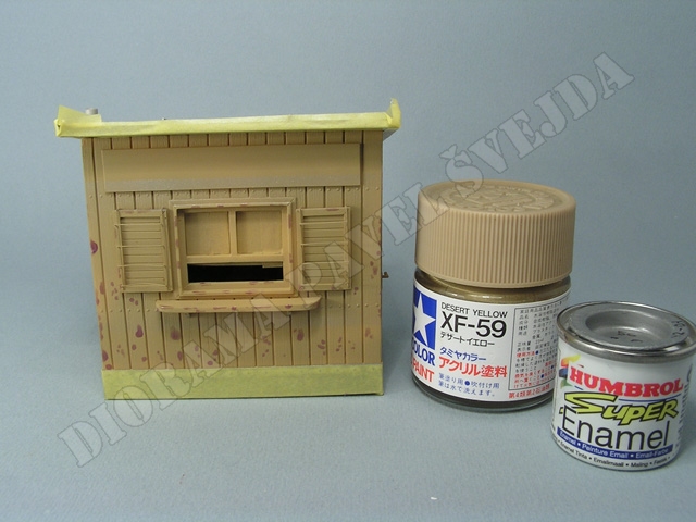 trafika3.jpg - Z&aacute;kladn&iacute; barvou dřeva je XF-59, plechů H56 hlin&iacute;k, vnitřek XF-1.