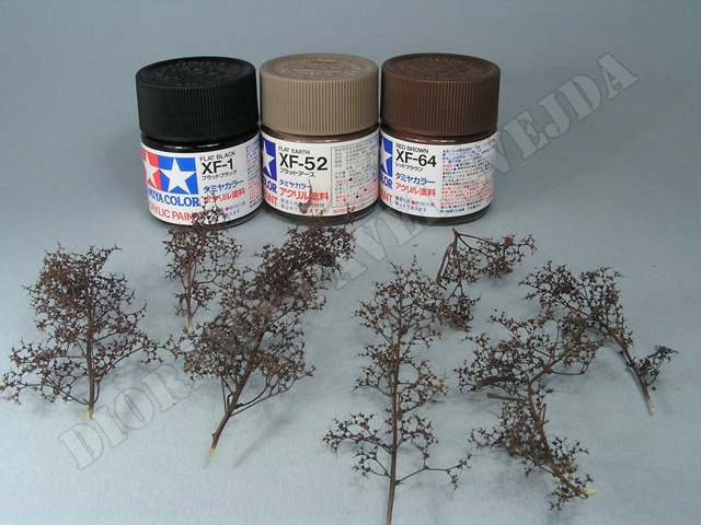 vrba13.jpg - Větve zimn&iacute; vrby jsou zbarveny směs&iacute; XF-1 + XF-52 + XF-64.