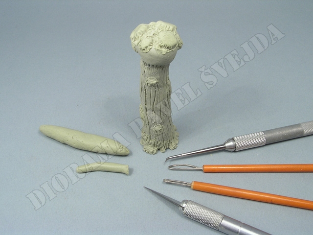 vrba3.jpg - N&aacute;sledovalo tvarov&aacute;n&iacute; hlav vrb s charakterick&yacute;mi boulemi.